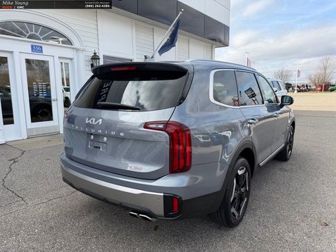 Used 2025 Kia Telluride S image 5