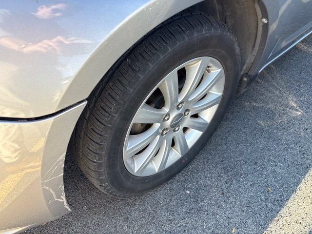 Used 2013 Chrysler 200 Limited FWD image 12
