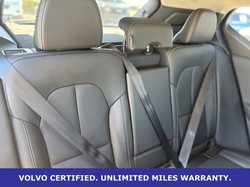 Certified 2025 Volvo XC40 B5 Core image 32