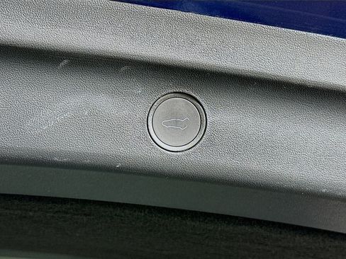 Used 2023 Tesla Model Y Long Range image 27