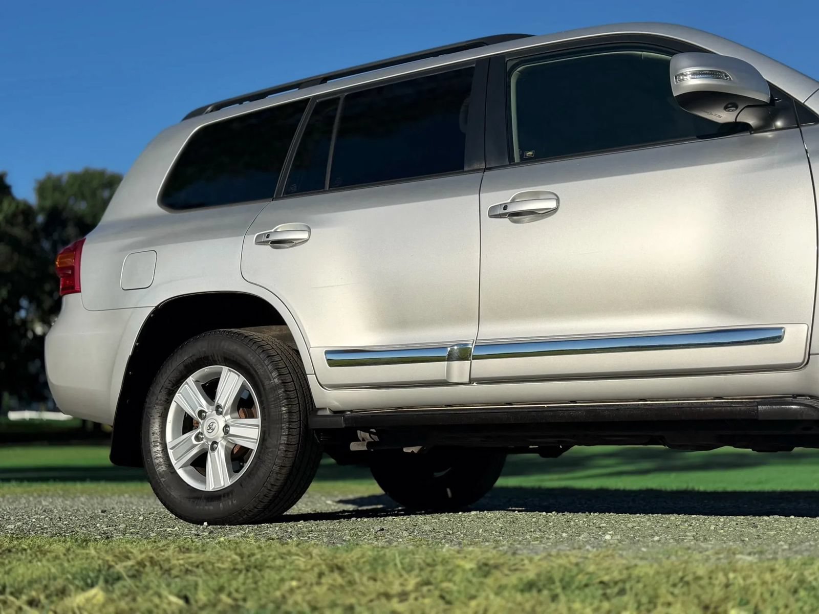 Used 2013 Toyota Land Cruiser AWD/4WD image 23