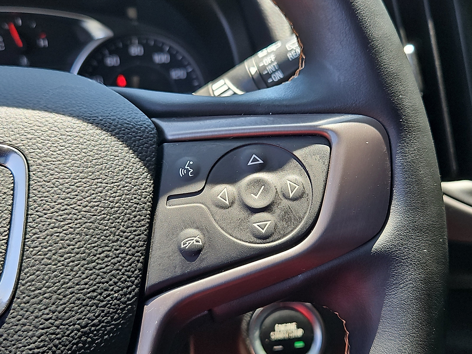 Used 2024 GMC Terrain AT4 AWD/4WD image 25