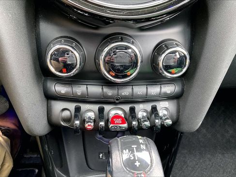 Used 2019 MINI Cooper S image 31