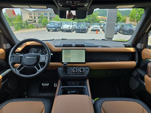 Certified 2024 Land Rover Defender 130 X AWD/4WD image 17