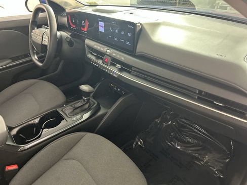 Used 2025 Kia K4 FWD image 27