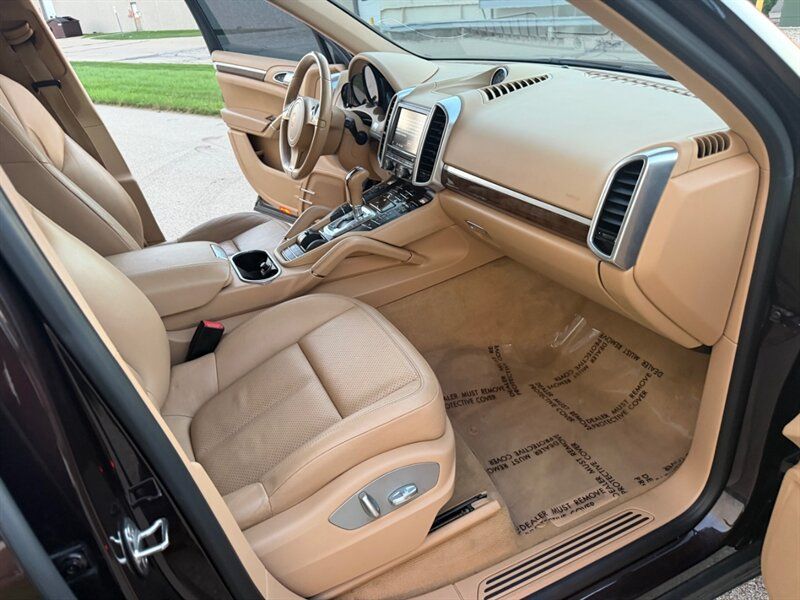 Used 2014 Porsche Cayenne Diesel AWD/4WD image 7