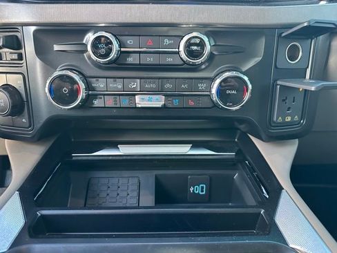 Used 2025 Ford F350 Platinum w/ Platinum Plus Package image 24