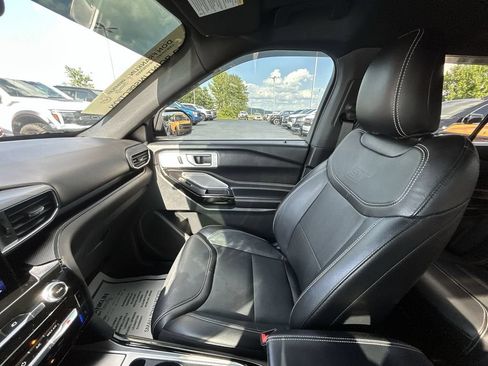 Used 2022 Ford Explorer ST w/ Equipment Group 401A AWD/4WD image 13