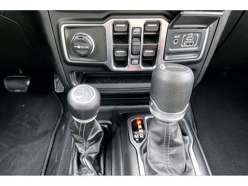 Used 2026 Jeep Gladiator Sport AWD/4WD image 30