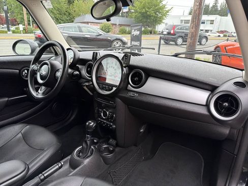 Used 2013 MINI Cooper Clubman FWD image 18