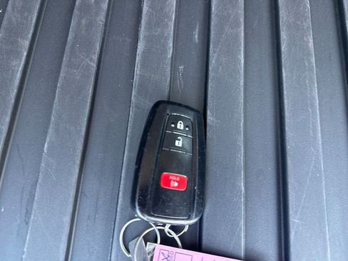 Used 2023 Toyota RAV4 XLE AWD/4WD image 44