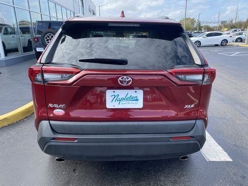 Used 2022 Toyota RAV4 XLE image 7