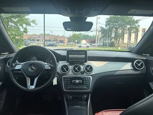 Used 2014 Mercedes-Benz CLA 250 image 3