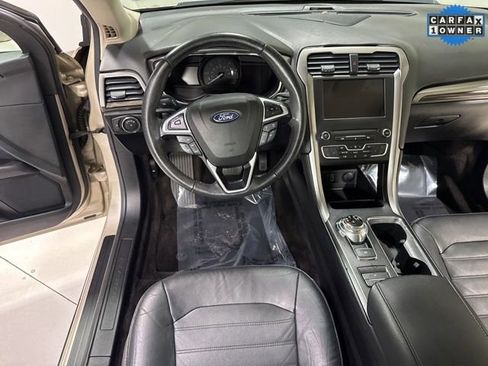 Used 2017 Ford Fusion Energi SE image 15