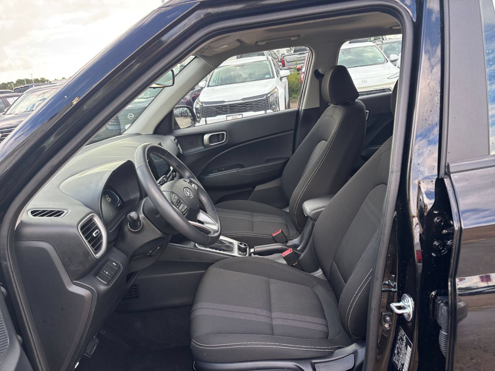 Used 2026 Hyundai Venue SEL FWD image 25