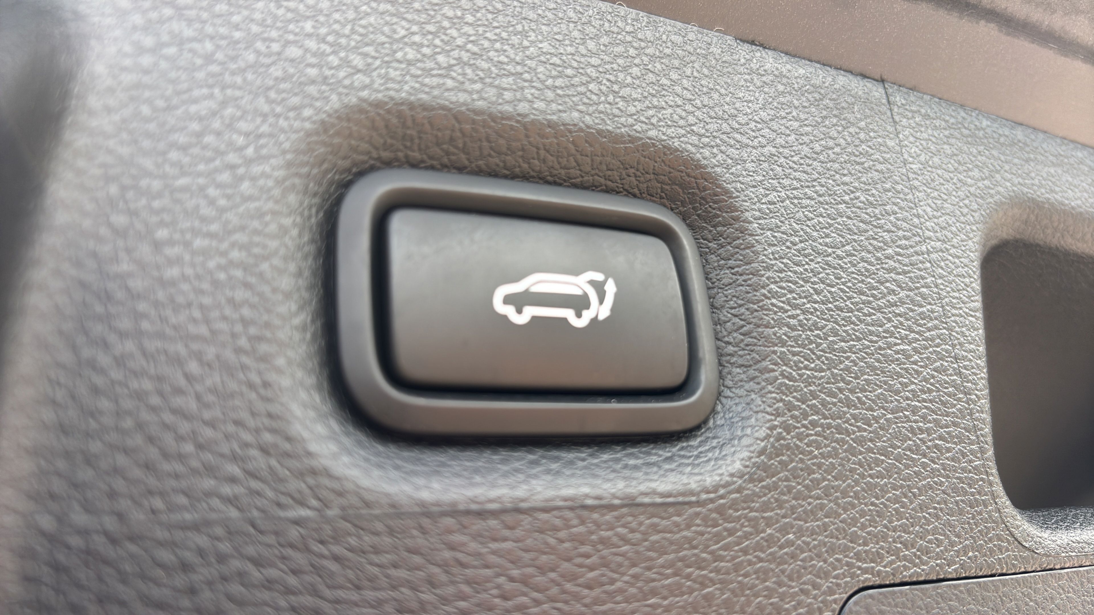 Used 2023 Hyundai Santa Fe SEL FWD image 17