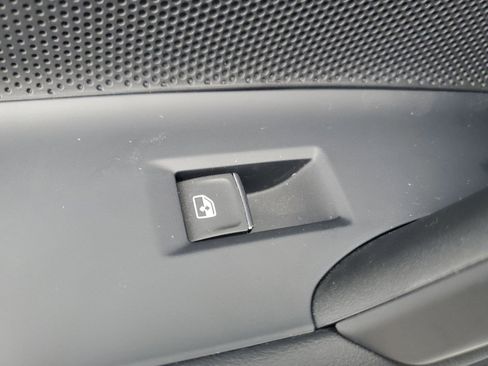 Used 2025 Audi Q5 Premium w/ Convenience Package image 16