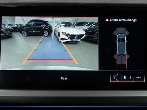 Used 2022 Audi Q4 e-tron Prestige image 22