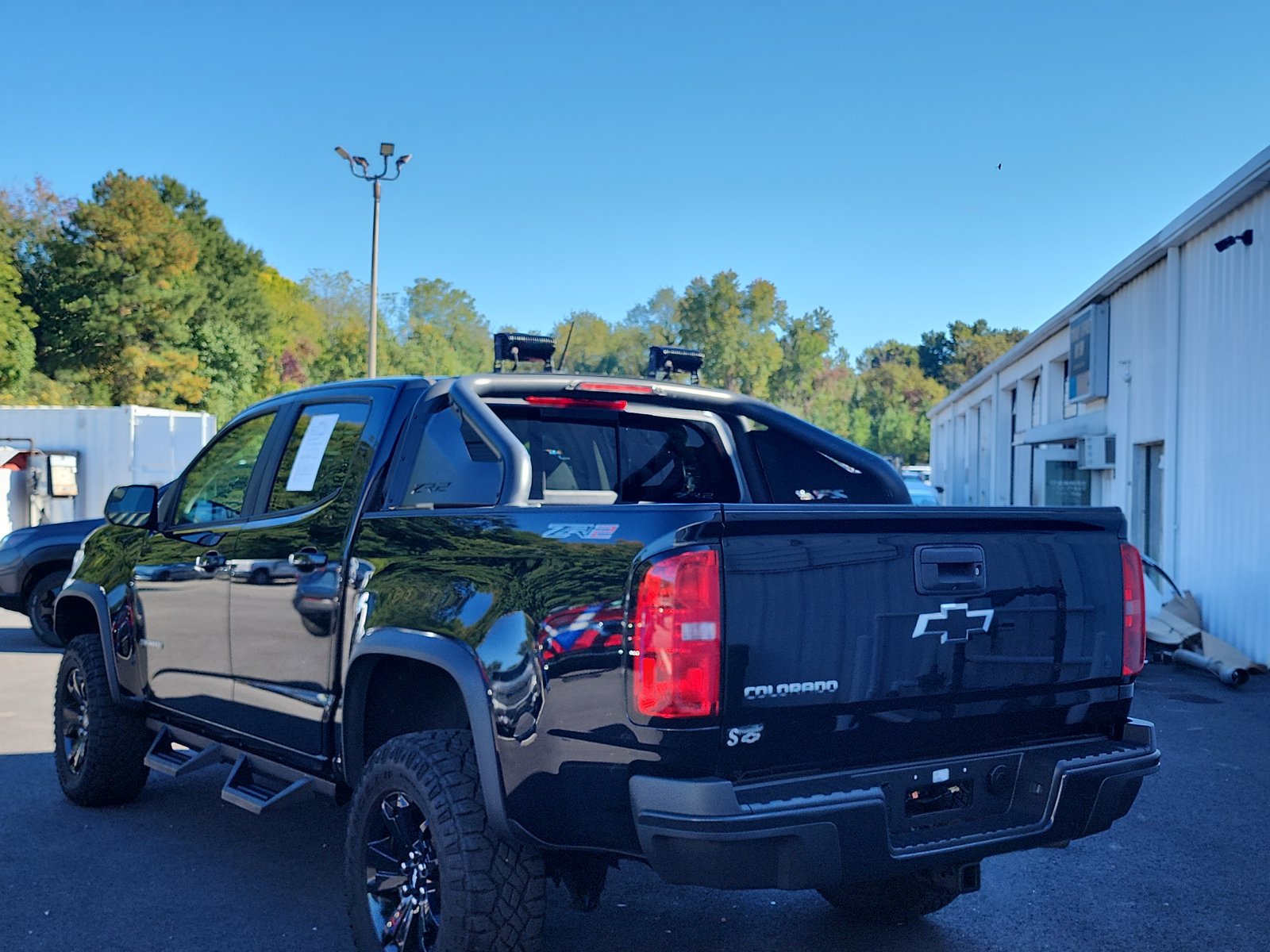 Used 2020 Chevrolet Colorado ZR2 w/ ZR2 Midnight Special Edition AWD/4WD image 3