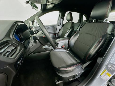 Used 2024 Ford Escape ST-Line image 13