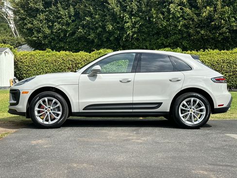 Used 2026 Porsche Macan AWD/4WD image 2
