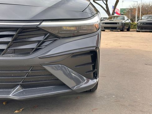 Certified 2024 Hyundai Elantra Limited image 4