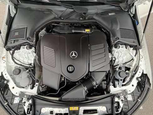 Used 2025 Mercedes-Benz C 300 Sedan w/ Exclusive Trim Package image 21