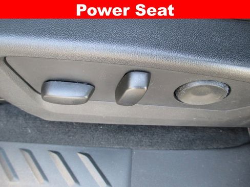 Used 2024 Chevrolet Colorado ZR2 w/ ZR2 Convenience Package III image 25