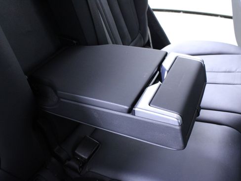 Used 2022 BMW X7 M50i image 18