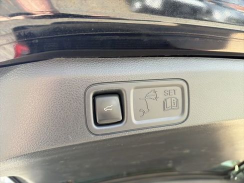 Used 2024 Ford Expedition Limited image 13