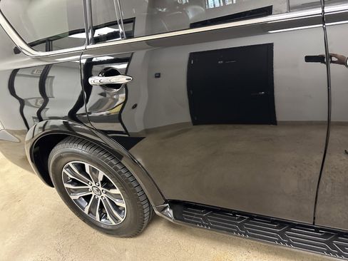 Used 2020 Nissan Armada SL w/ Premium Package image 18