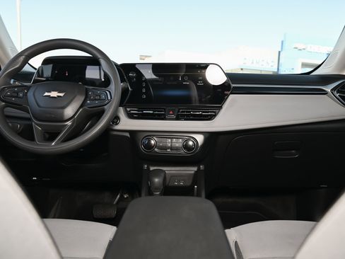 Used 2024 Chevrolet TrailBlazer LS image 20