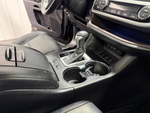 Used 2018 Toyota Highlander Limited Platinum w/ Protection Package #3 image 20