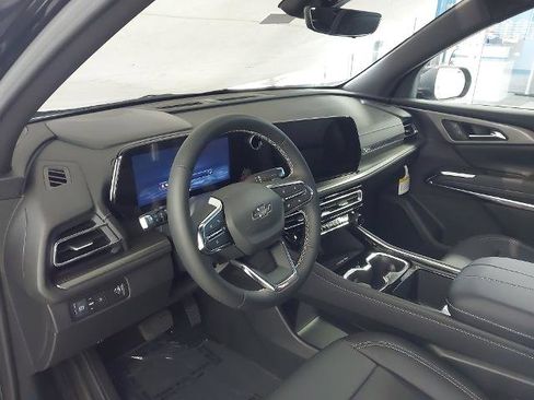 New 2026 Chevrolet Traverse LT w/ Midnight/Sport Edition image 2