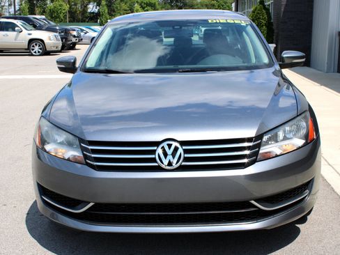Used 2013 Volkswagen Passat TDI SE image 2