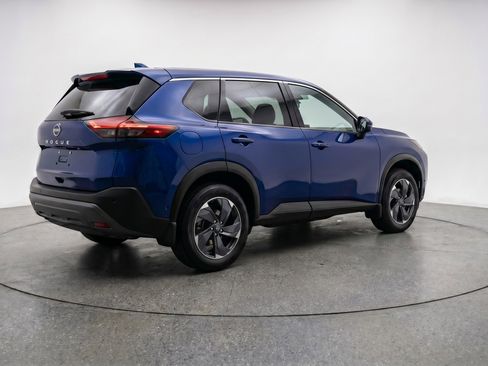 Used 2025 Nissan Rogue SV AWD/4WD image 9