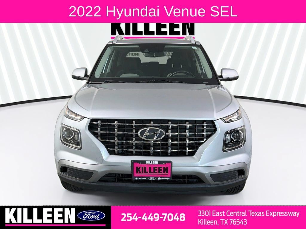 Used 2022 Hyundai Venue SEL FWD image 2