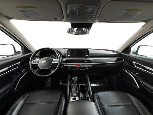 Used 2020 Kia Telluride LX FWD image 17
