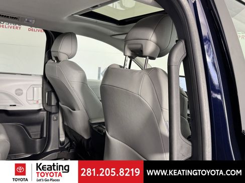 Certified 2025 Toyota Sienna XLE image 21