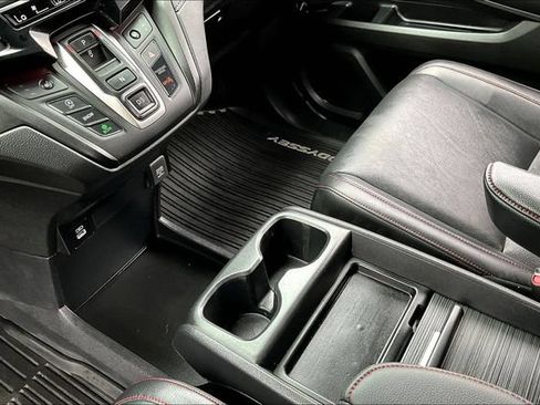 Used 2024 Honda Odyssey Sport image 18