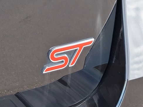 Used 2025 Ford Explorer ST image 33