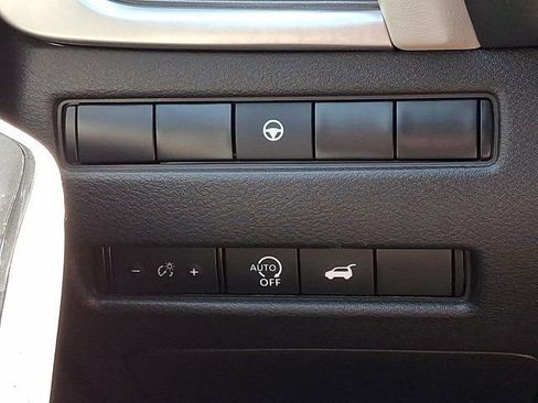 Used 2024 Nissan Rogue SV w/ SV Premium Package FWD image 31