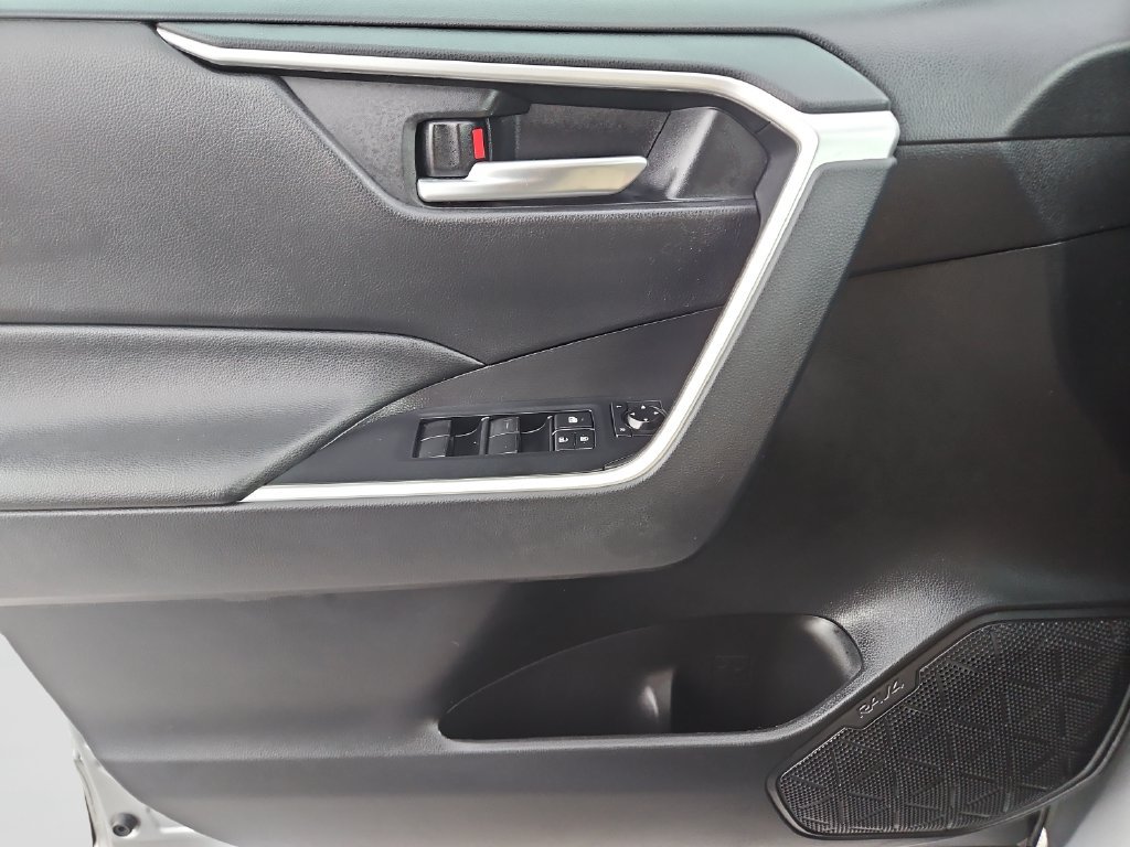 Certified 2021 Toyota RAV4 XLE w/ Convenience Package FWD image 20