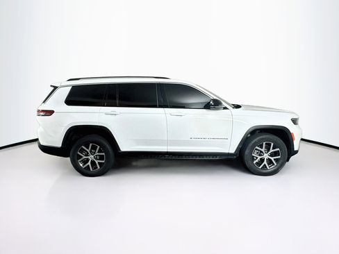 Used 2023 Jeep Grand Cherokee L Limited w/ Luxury Tech Group II RWD image 10