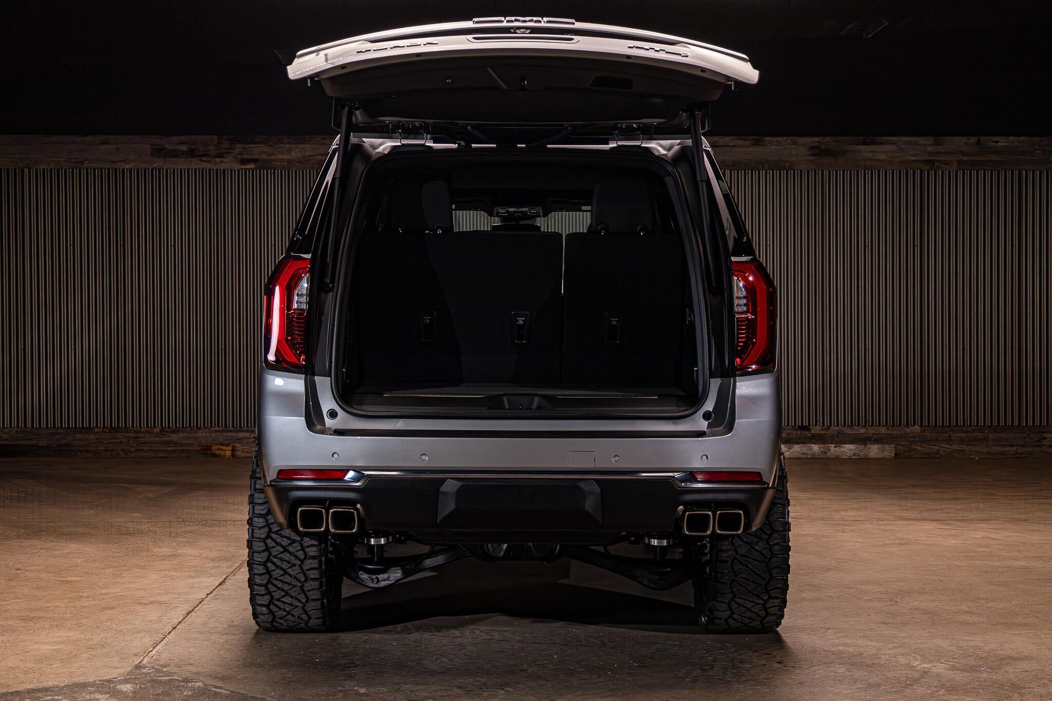 Used 2026 GMC Yukon AT4 AWD/4WD image 9