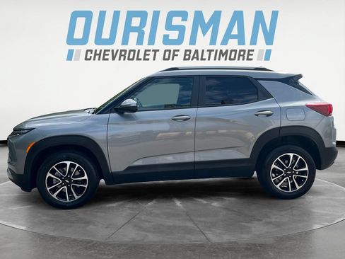 Used 2026 Chevrolet TrailBlazer LT w/ Convenience Package AWD/4WD image 3
