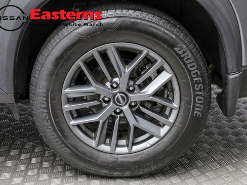 Used 2023 Nissan Rogue S image 14