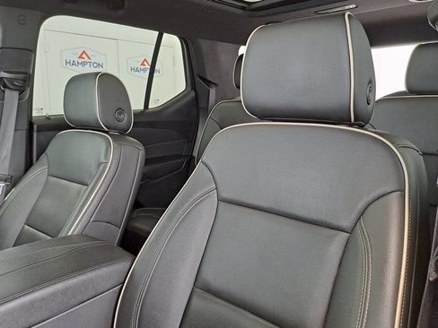 Used 2022 Chevrolet Traverse Premier w/ Redline Edition AWD/4WD image 25