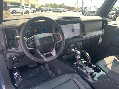 New 2025 Ford Bronco Badlands image 21