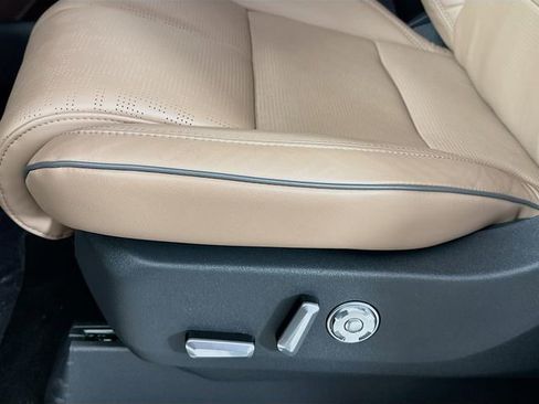 New 2025 Lincoln Navigator L Black Label image 20